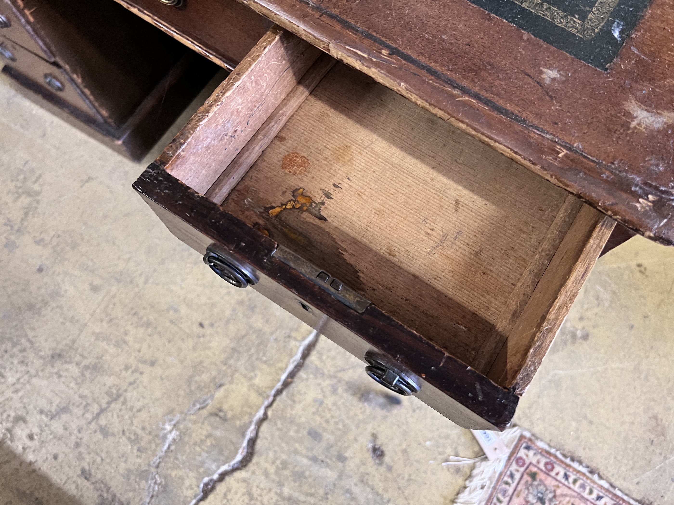 An Edwardian mahogany pine pedestal desk, width 104cm